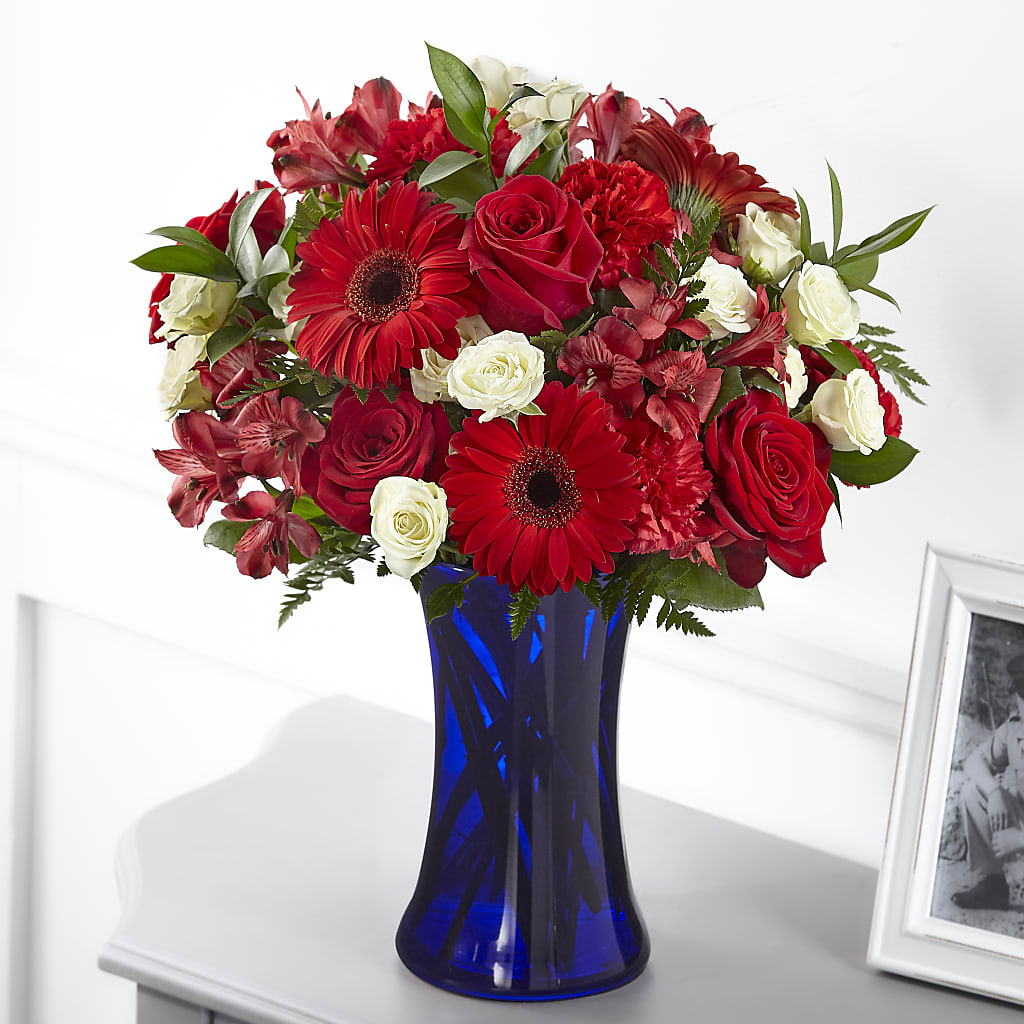 Hearts Embrace Bouquet – Fox Run Florist, Pinellas Park FL