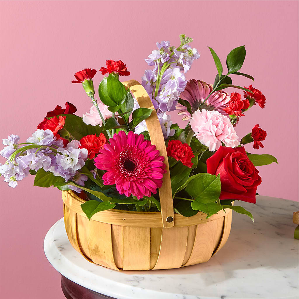 Pink Picnic Basket – Fox Run Florist, Pinellas Park FL